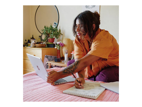 HP Laptop 15-fc0043nf AMD Ryzen 3 7320U 15.6p FHD 8Go 5500 LPDDR5 512Go PCIe Value AMD Radeon Graphics W11H