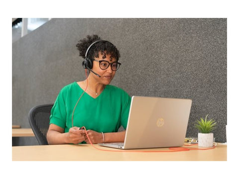 HP Poly Blackwire 8225 Stereo Microsoft Teams Certified USB-C Headset +USB-C/A Adapter