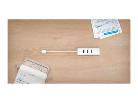 TP-LINK USB 3.0 to Gigabit Ethernet Network Adapter 3-Port USB 3.0 Hub 1 USB 3.0 connector 1 Gigabit Ethernet port 3 USB 3.0 ports