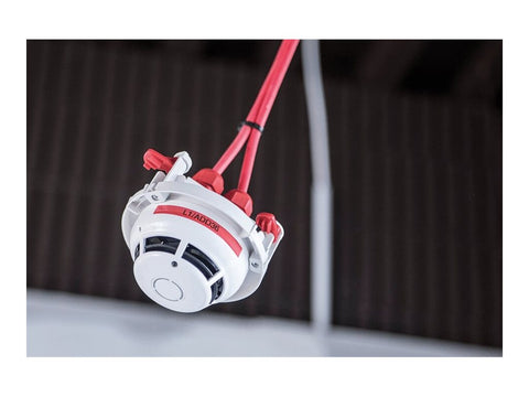 BROTHER PT-E110VP Etiqueteuse portable pour les electriciens livree avec mallette de transport et adaptateur secteur